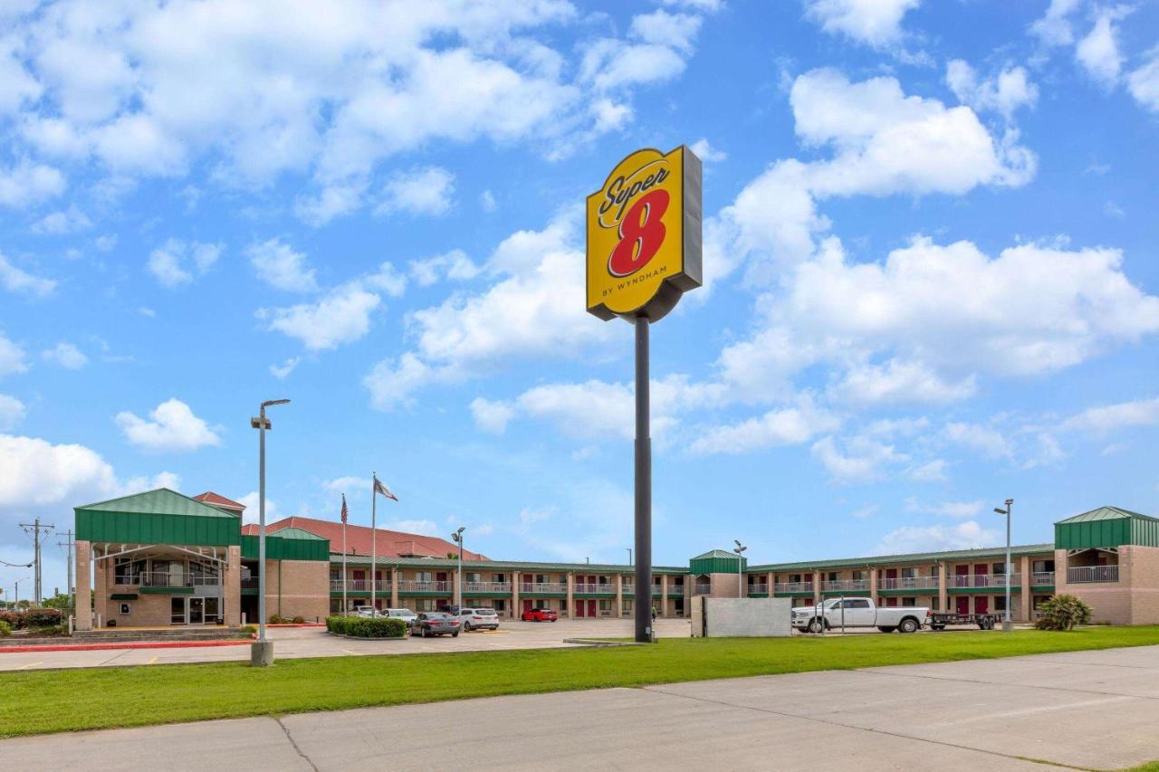 Super 8 By Wyndham Seguin Hotel Luaran gambar