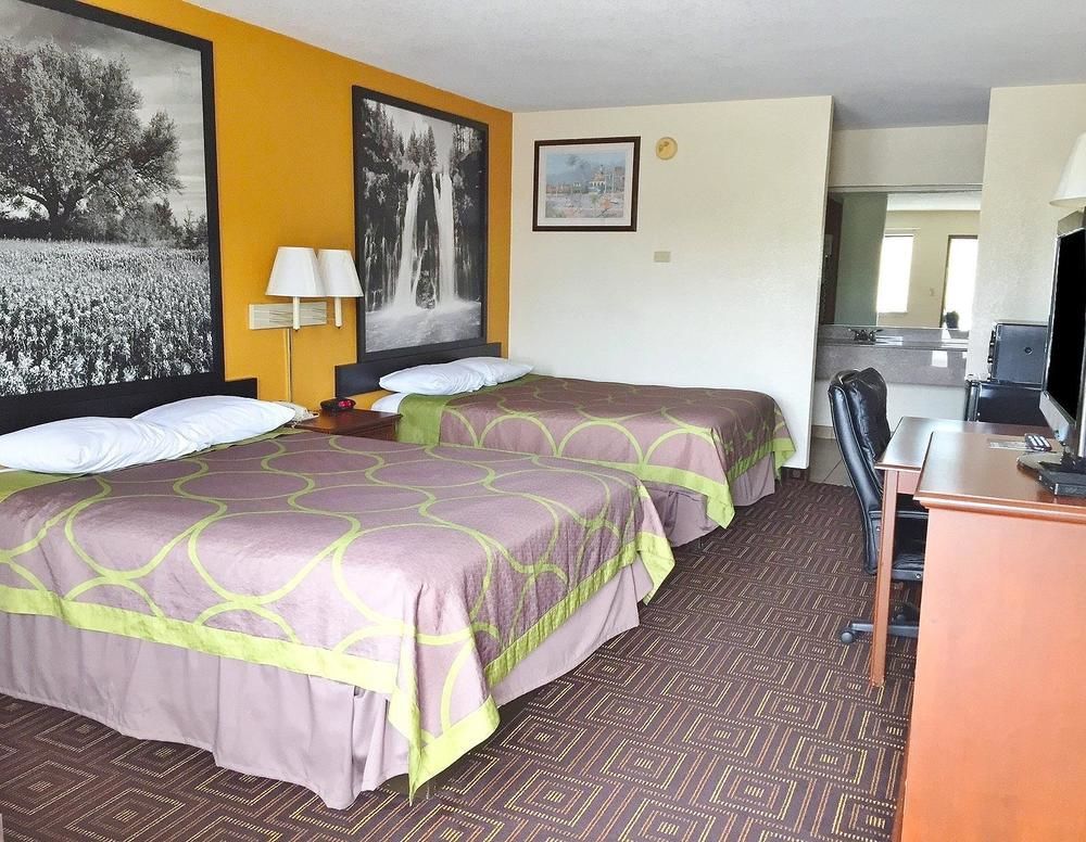 Super 8 By Wyndham Seguin Hotel Luaran gambar
