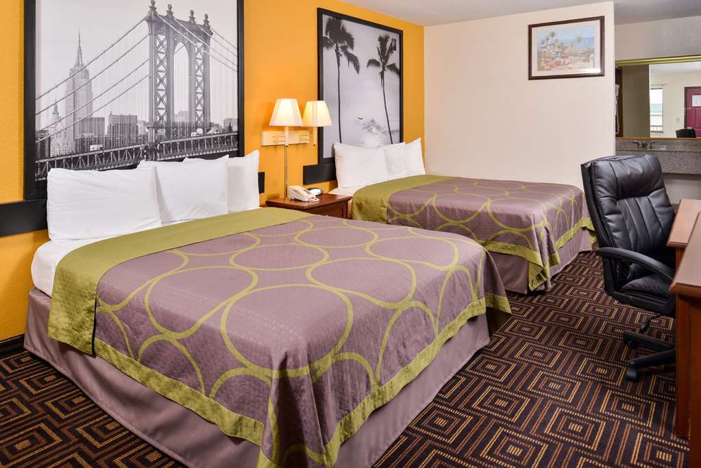 Super 8 By Wyndham Seguin Hotel Bilik gambar