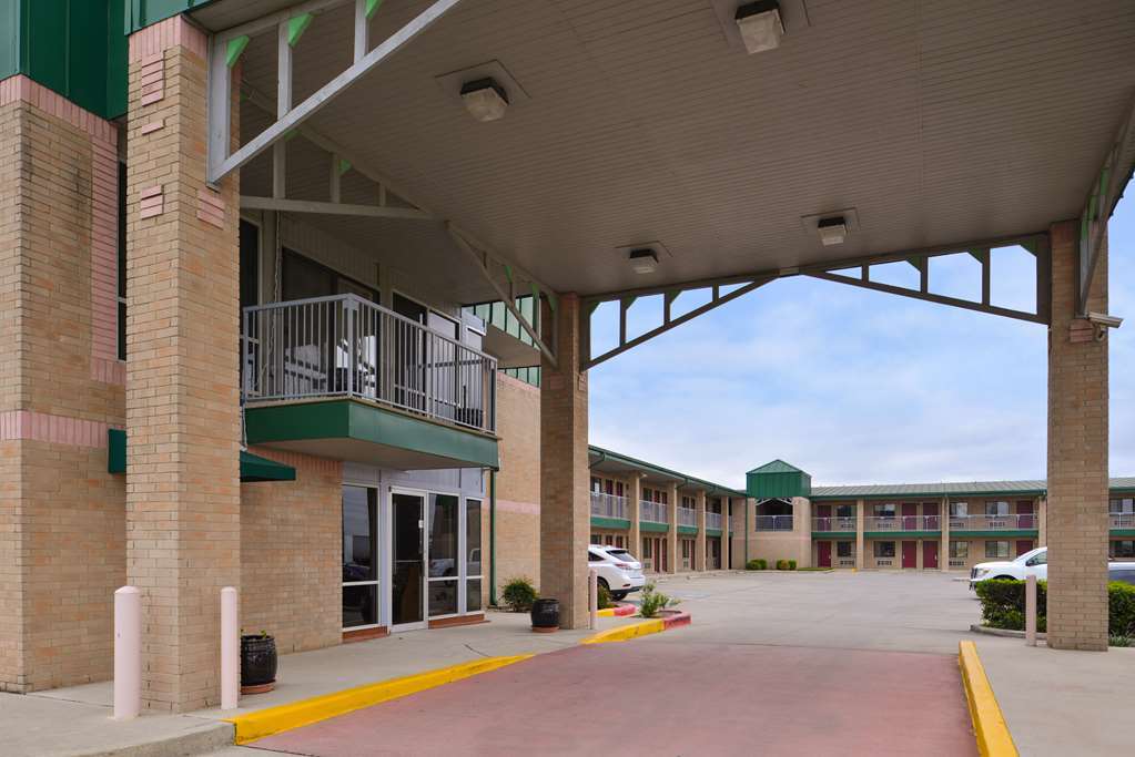 Super 8 By Wyndham Seguin Hotel Luaran gambar
